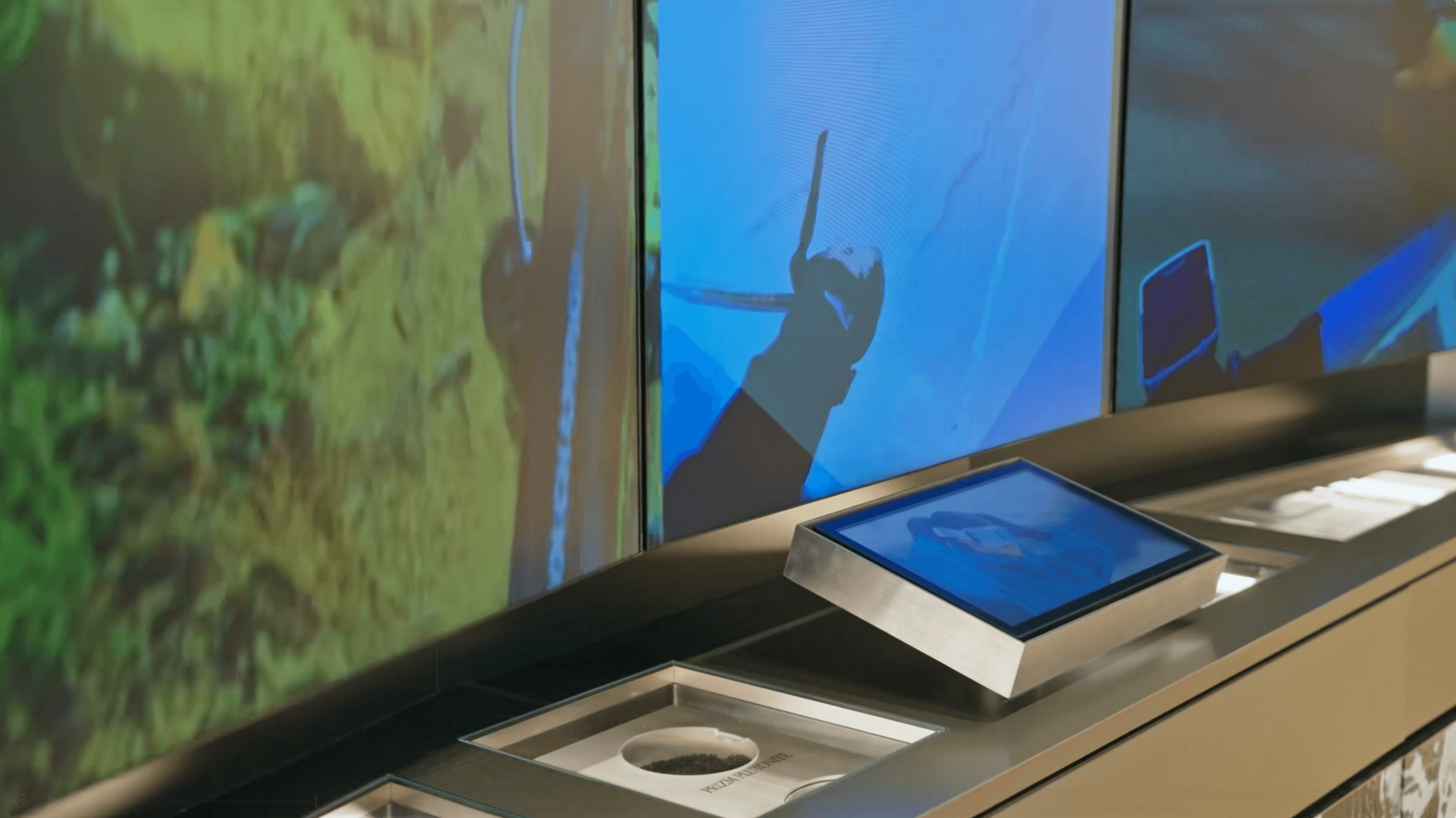 Oakley Subzero Holo Podium - Image 5